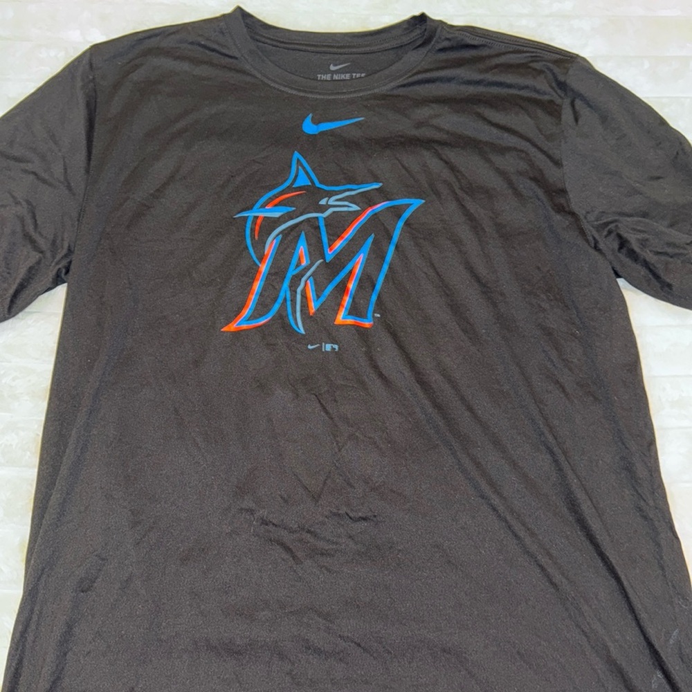 Nike dri-fit sports logo tshirt